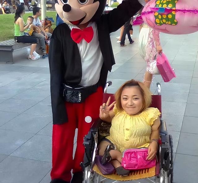 河南90后女孩天生残疾，嫁1米8丈夫后遭抛弃，如今身价上亿-5.jpg