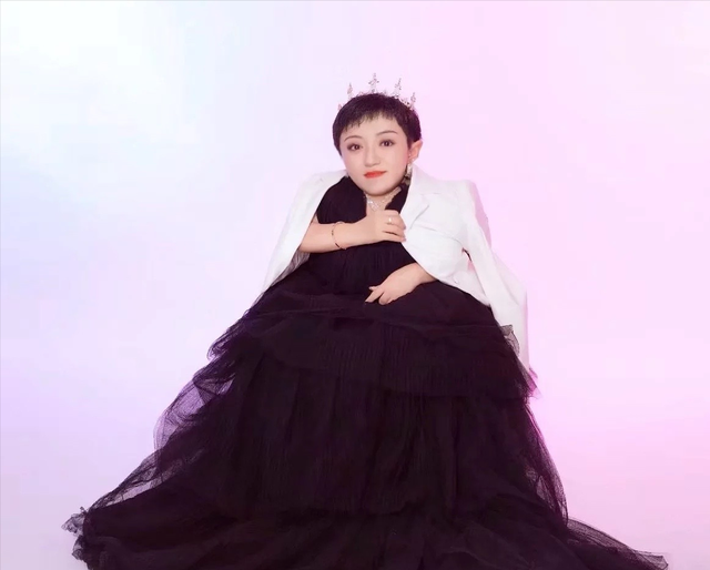 河南90后女孩天生残疾，嫁1米8丈夫后遭抛弃，如今身价上亿-14.jpg