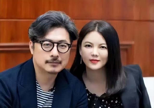 12年婚姻如牢笼？和李湘离婚一年多后，王岳伦开始彻底放飞自我-2.jpg