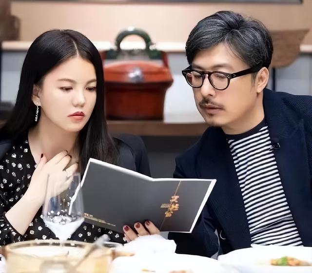 12年婚姻如牢笼？和李湘离婚一年多后，王岳伦开始彻底放飞自我-16.jpg