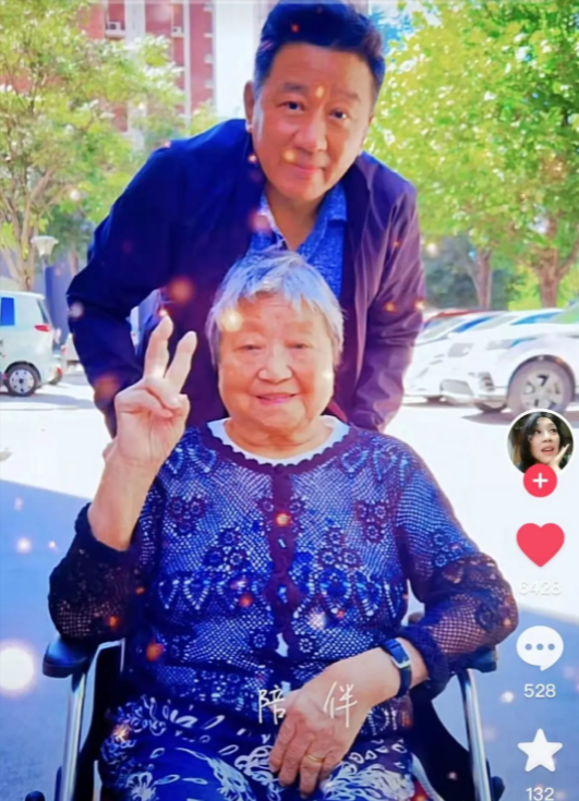 丁勇岱：儿子是知名导演，如今65岁的我不敢老去，还要照顾老母亲-33.jpg