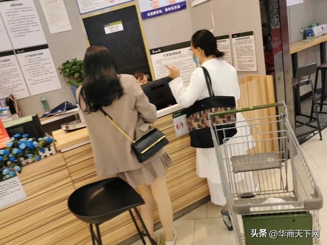 农村光棍太多了，村口大爷说：抢着生儿子传宗接代，结果没后代了-1.jpg