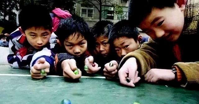 60、70、80后的怀旧零食，你吃过几个？满满的回忆-11.jpg