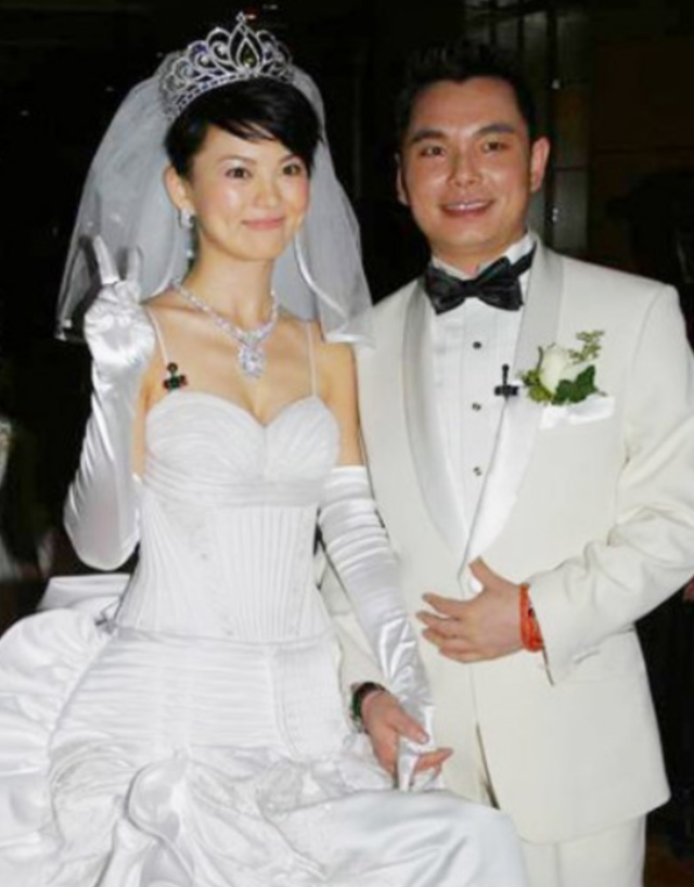曾经恩爱一幕幕，到如今陌路人，这八对明星夫妻，都经历了什么？-18.jpg