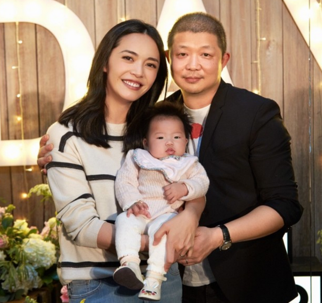 曾经恩爱一幕幕，到如今陌路人，这八对明星夫妻，都经历了什么？-57.jpg