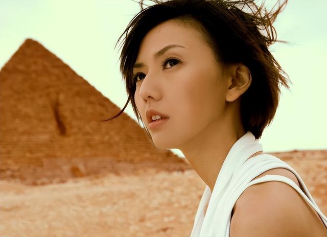 三位嫁给普通人的女星，相比那些豪门媳妇，他们的爱情让人羡慕-3.jpg