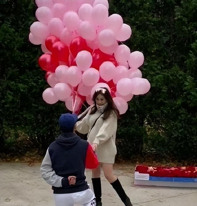 三位嫁给普通人的女星，相比那些豪门媳妇，他们的爱情让人羡慕-27.jpg