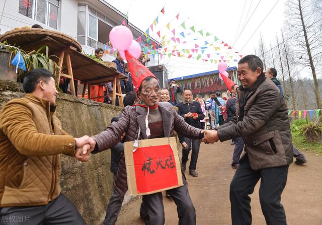 “变味”的农村习俗有4种，不理解，老农：谁来管管-2.jpg