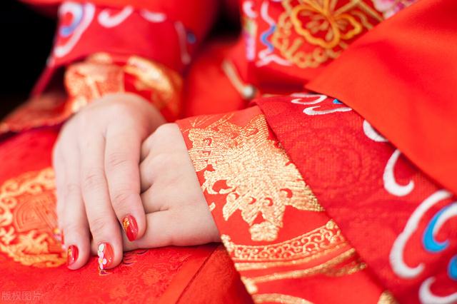 92岁奶奶绣婚书，婚姻最美的样子，愿有岁月可回首且以深情共白头-3.jpg