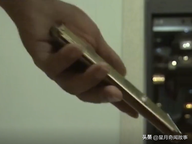 妻子与陌生男人玩暧昧还叫宝贝？丈夫崩溃：她肯定在外面有人了-1.jpg