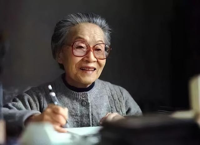 杨绛：男女之间最好的感情，有话直说，有事明说-1.jpg
