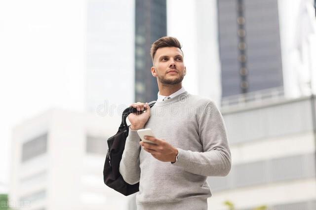 35岁女保姆嫁给77岁男雇主的真实爱情故事，情节令人感动-2.jpg