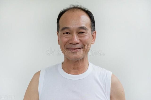 35岁女保姆嫁给77岁男雇主的真实爱情故事，情节令人感动-7.jpg