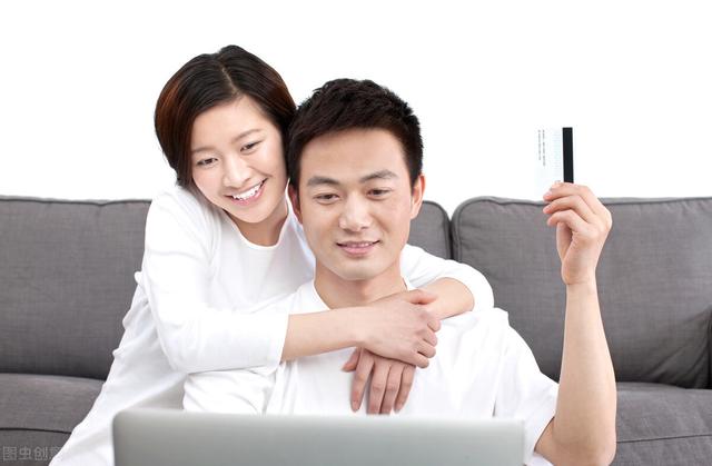 浅谈当今中年夫妻的婚姻危机：爱钱且很少同床共枕-1.jpg
