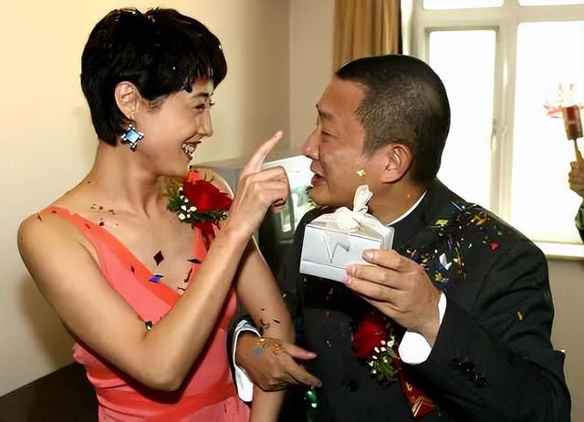兜兜转转还是你，离婚又复婚的8对明星夫妻，回忆总是美好的-16.jpg