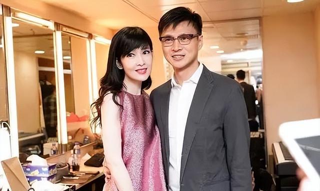 兜兜转转还是你，离婚又复婚的8对明星夫妻，回忆总是美好的-27.jpg