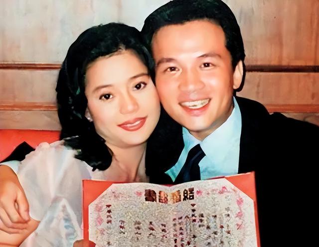 兜兜转转还是你，离婚又复婚的8对明星夫妻，回忆总是美好的-20.jpg