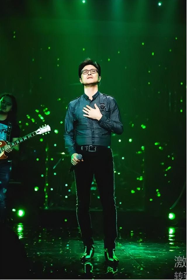 汪峰定律石锤传言？解读娱乐圈中的八卦现象-4.jpg